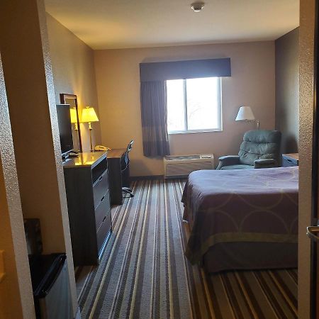Super 8 By Wyndham Iola Ks Ξενοδοχείο Εξωτερικό φωτογραφία