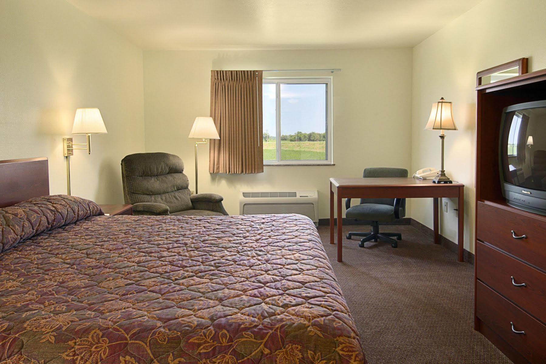 Super 8 By Wyndham Iola Ks Ξενοδοχείο Εξωτερικό φωτογραφία