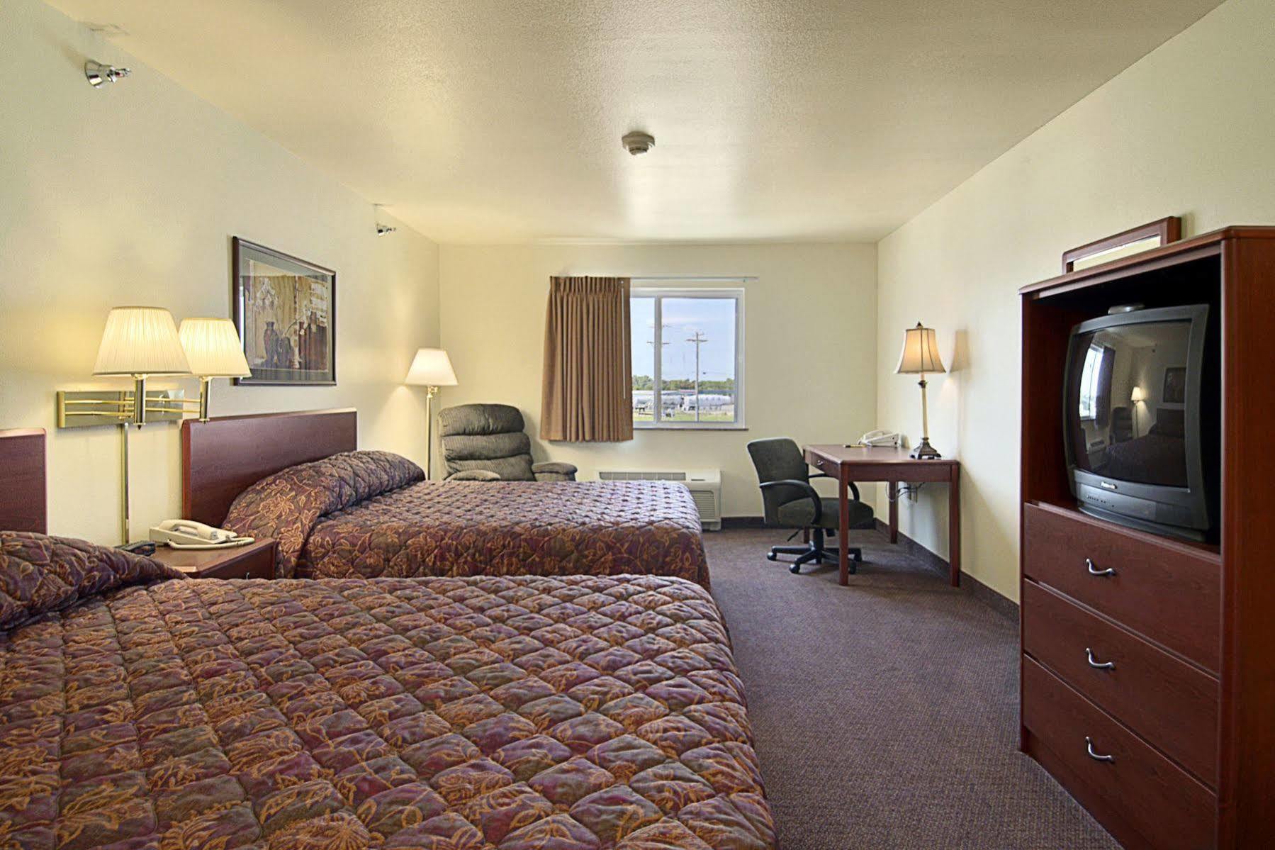 Super 8 By Wyndham Iola Ks Ξενοδοχείο Εξωτερικό φωτογραφία