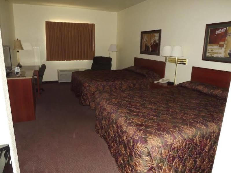 Super 8 By Wyndham Iola Ks Ξενοδοχείο Εξωτερικό φωτογραφία
